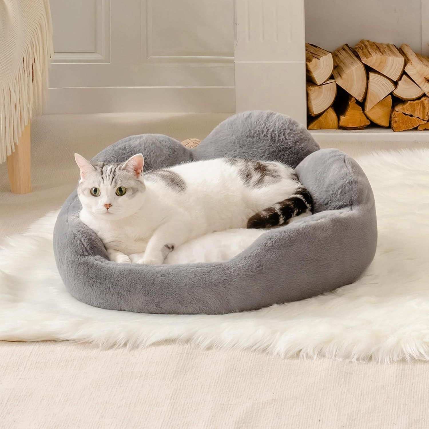 Flower-Shaped Pet Bed - Fluffy Washable Couch for Cats & Small Dogs - Purrfect Pet Haven